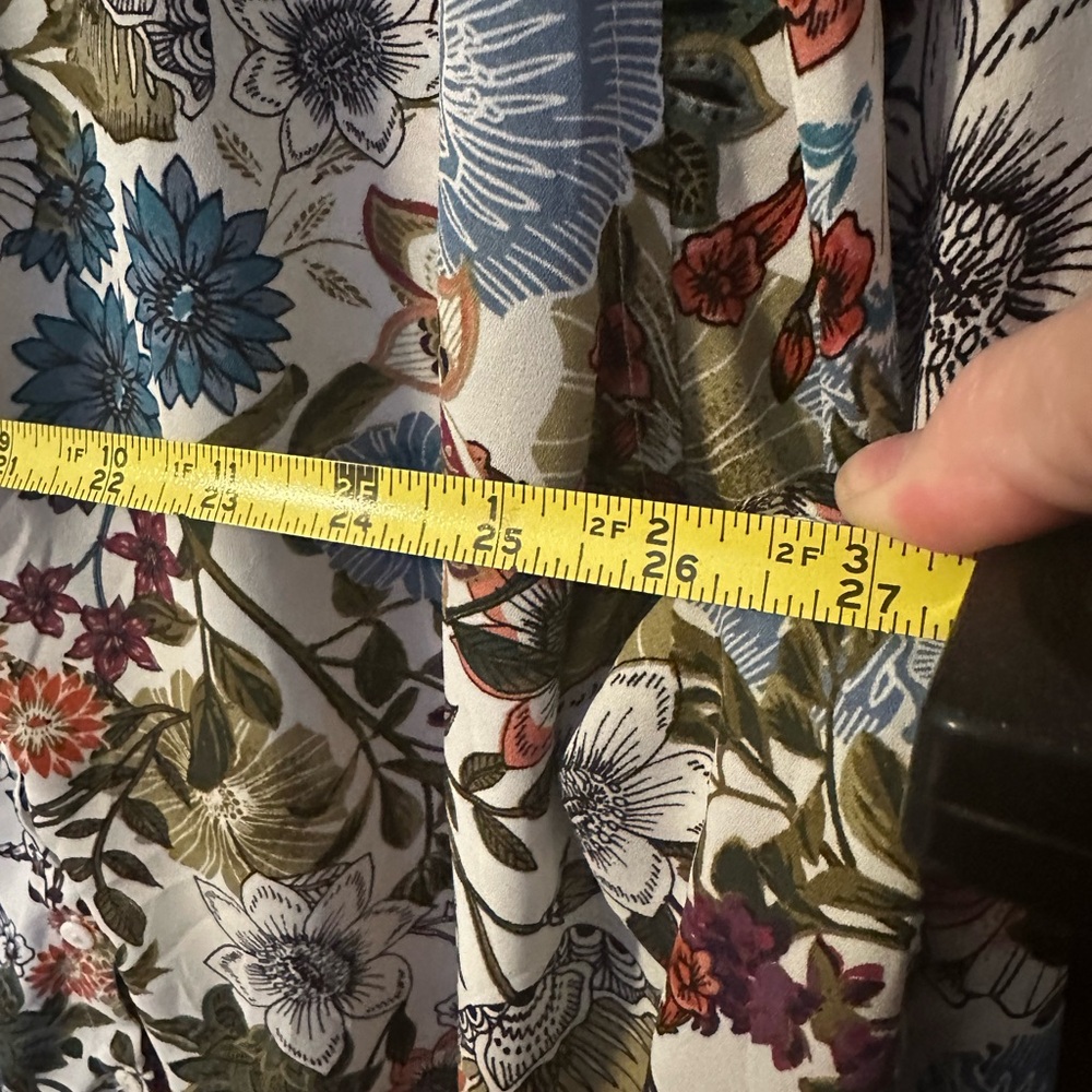Spense Multicolor Floral Tunic style shirt, semi-sheer. - Picture 6 of 10